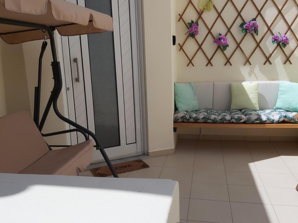 Maria's House In Front Of The Διαμέρισμα